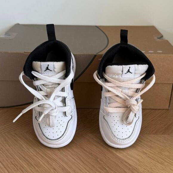 Nike Air Jordan 1 Mid ‘Reverse Panda’ Toddler Sneakers- SZ 7 C - Picture 3 of 13